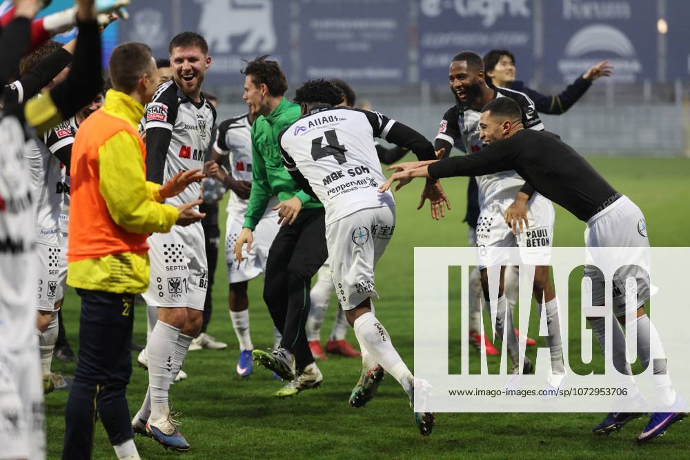 STVV s players celebrate after winning a soccer match between FCV Dender EH and Sint-Truidense VV, Saturday 21 February 2026 in Denderleeuw, on day 26 of the 2025-2026 Jupiler Pro League first division of the Belgian championship. VIRGINIExLEFOUR x164438001x