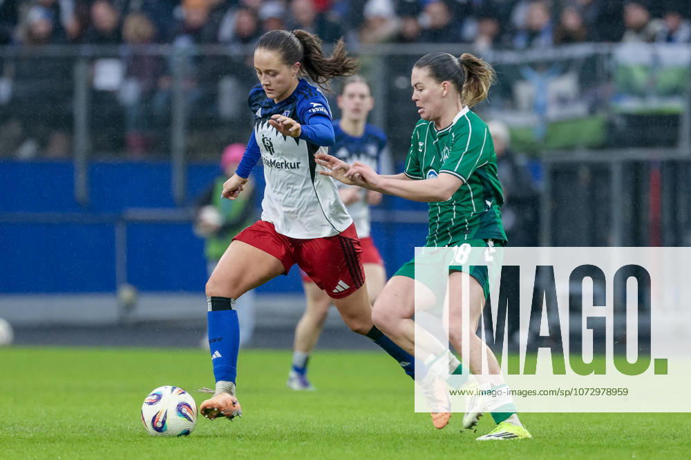 V.li.: Camilla Linberg (Hamburger SV, HSV, 47) und Juliane Wirtz (SV Werder Bremen, 28) im Zweikampf, Duell, Dynamik, Aktion, Action, Spielszene, DIE DFB-RICHTLINIEN UNTERSAGEN JEGLICHE NUTZUNG VON FOTOS ALS SEQUENZBILDER UND ODER VIDEOÄHNLICHE FOTOSTRECKEN. DFB REGULATIONS PROHIBIT ANY USE OF PHOTOGRAPHS AS IMAGE SEQUENCES AND OR QUASI-VIDEO., 21.02.2026, Hamburg (Deutschland), Fussball, Google Pixel Frauen-Bundesliga, Hamburger SV - SV Werder Bremen