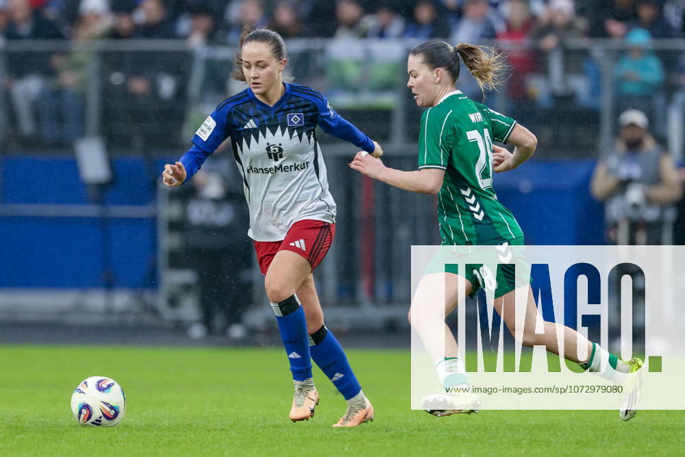 V.li.: Camilla Linberg (Hamburger SV, HSV, 47) und Juliane Wirtz (SV Werder Bremen, 28) im Zweikampf, Duell, Dynamik, Aktion, Action, Spielszene, DIE DFB-RICHTLINIEN UNTERSAGEN JEGLICHE NUTZUNG VON FOTOS ALS SEQUENZBILDER UND ODER VIDEOÄHNLICHE FOTOSTRECKEN. DFB REGULATIONS PROHIBIT ANY USE OF PHOTOGRAPHS AS IMAGE SEQUENCES AND OR QUASI-VIDEO., 21.02.2026, Hamburg (Deutschland), Fussball, Google Pixel Frauen-Bundesliga, Hamburger SV - SV Werder Bremen