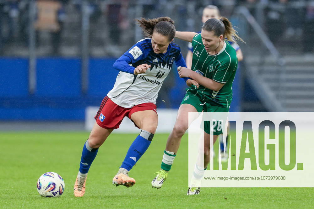 V.li.: Camilla Linberg (Hamburger SV, HSV, 47) und Juliane Wirtz (SV Werder Bremen, 28) im Zweikampf, Duell, Dynamik, Aktion, Action, Spielszene, DIE DFB-RICHTLINIEN UNTERSAGEN JEGLICHE NUTZUNG VON FOTOS ALS SEQUENZBILDER UND ODER VIDEOÄHNLICHE FOTOSTRECKEN. DFB REGULATIONS PROHIBIT ANY USE OF PHOTOGRAPHS AS IMAGE SEQUENCES AND OR QUASI-VIDEO., 21.02.2026, Hamburg (Deutschland), Fussball, Google Pixel Frauen-Bundesliga, Hamburger SV - SV Werder Bremen