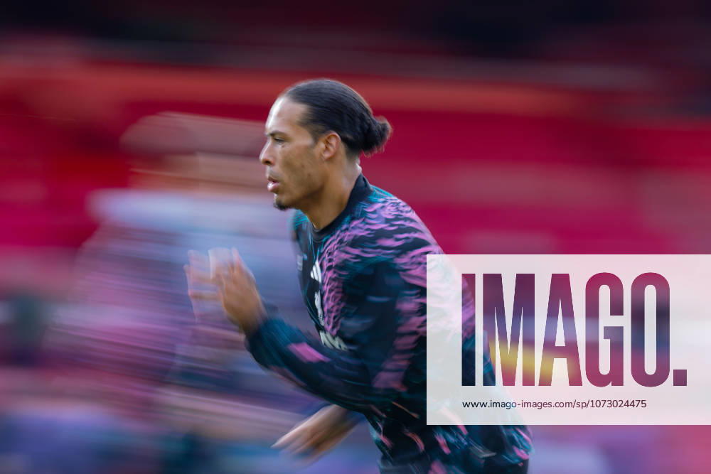 Football - FA Premier League - Nottingham Forest FC v Liverpool FC NOTTINGHAM, ENGLAND - Sunday, February 22, 2026: Liverpool s captain Virgil van Dijk during the pre-match warm-up before the FA Premier League match between Nottingham Forest FC and Liverpool FC at the City Ground. (Photo by David Rawcliffe Propaganda) NOTTINGHAM City Ground NOTTINGHAMSHIRE ENGLAND