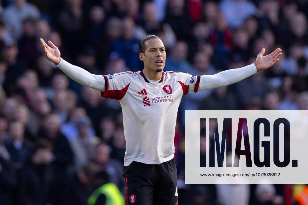Football - FA Premier League - Nottingham Forest FC v Liverpool FC NOTTINGHAM, ENGLAND - Sunday, February 22, 2026: Liverpool s captain Virgil van Dijk during the FA Premier League match between Nottingham Forest FC and Liverpool FC at the City Ground. (Photo by David Rawcliffe Propaganda) NOTTINGHAM City Ground NOTTINGHAMSHIRE ENGLAND