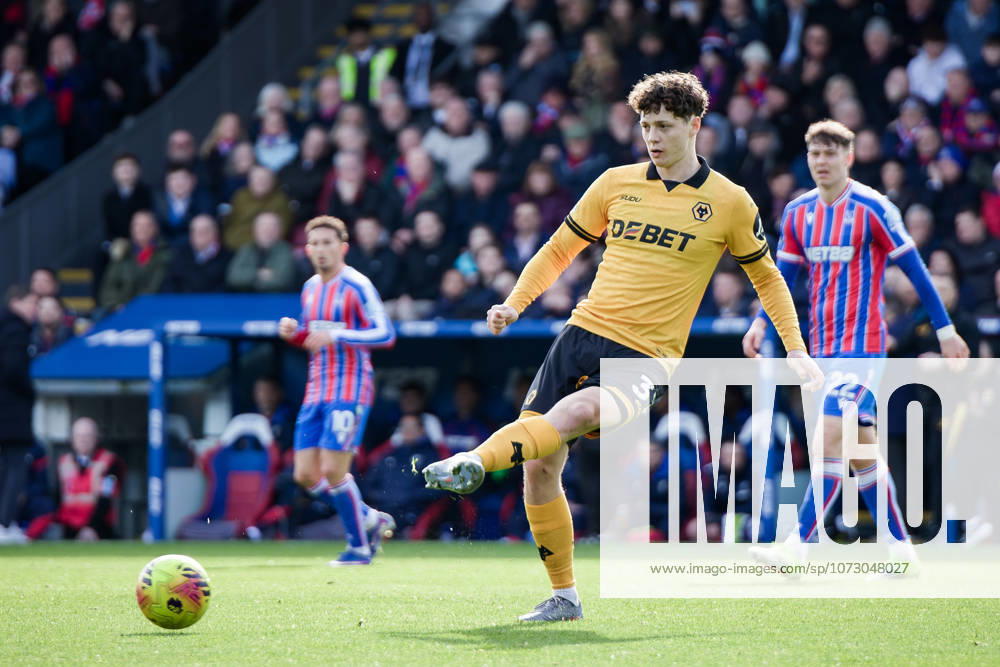 Ladislav Krejci of Wolverhampton Wanderers in action during the Premier League match between Crystal Palace and Wolverhampton Wanderers at Selhurst Park on February 22, 2026 in London, England. (Photo by Pedro Porru) SPO
