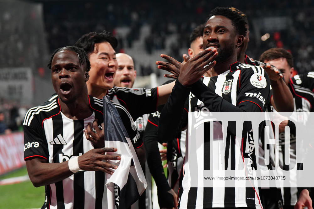 Wilfred Ndidi (4) of Besiktas celebrates after scoring the first goal of his team with teammates during the Trendyol Turkish Süper League match between Besiktas JK and Göztepe SK at Tupras Stadium on February 22, 2026 in Istanbul, Turkey. (Photo by Seskimphoto ) Besiktas v Goztepe - Turkish Super League