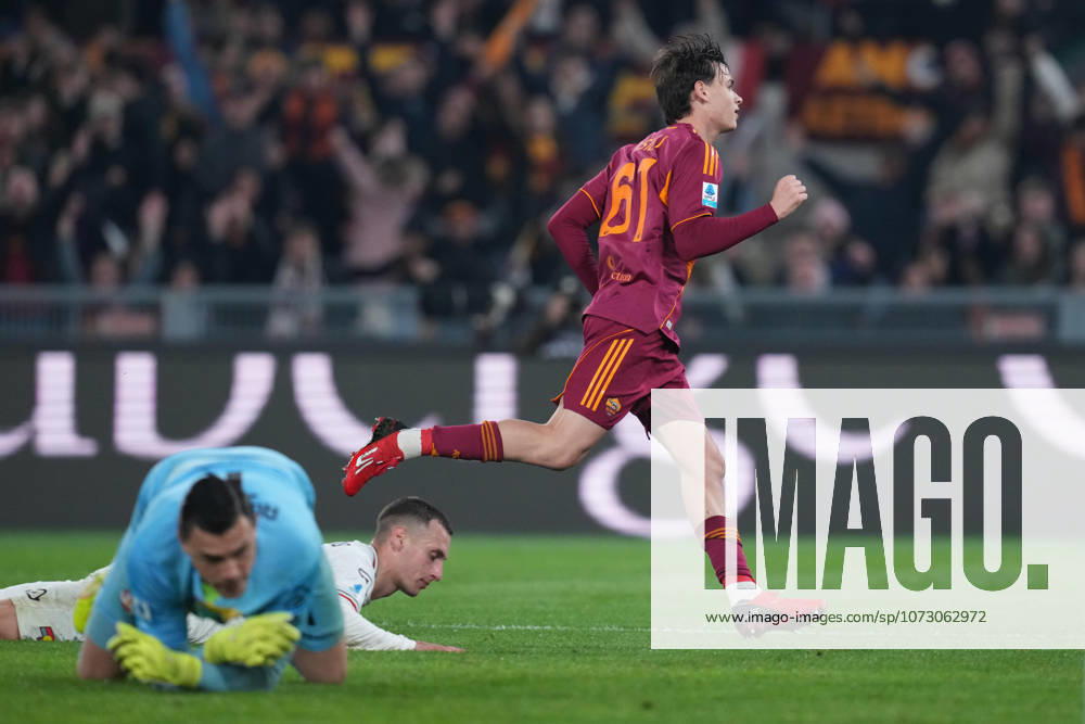Romas Niccolo Pisilli celebrates after scoring 3-0 during the Serie A EniLive soccer match between Roma and Cremonese at the Rome s Olympic stadium, Italy - Sunday February 22, 2026 - Soccer ( Photo by Alfredo Falcone LaPresse )