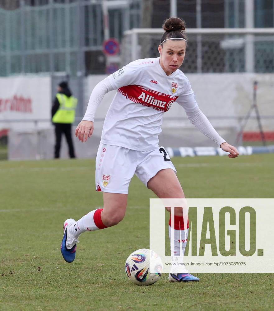Stuttgart , Fußball 2.Bundesliga VfB Stuttgart Frauen vs. Eintracht Frankfurt II , Nicole Billa ( VfB )