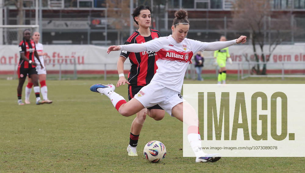 Stuttgart , Fußball 2.Bundesliga VfB Stuttgart Frauen vs. Eintracht Frankfurt II , Nicole Billa ( VfB )