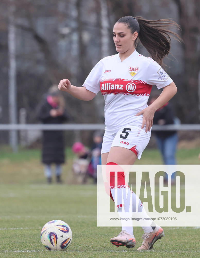 Stuttgart , Fußball 2.Bundesliga VfB Stuttgart Frauen vs. Eintracht Frankfurt II , Laureta Temaj ( VfB )