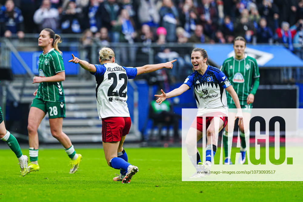 Torjubel nach Tor zum 1:0 per Elfmeter Strafstoss Sophie Hildebrand (Hamburger SV, 22) GER, Hamburger SV vs. SV Werder Bremen, Frauen, Fussball, 1. Bundesliga, Spieltag 19, Saison 2025 2026, 21.02.2026 GER, Hamburger SV vs. SV Werder Bremen, Frauen, Fussball, 1. Bundesliga, Spieltag 19, Saison 2025 2026, 21.02.2026 Hamburg