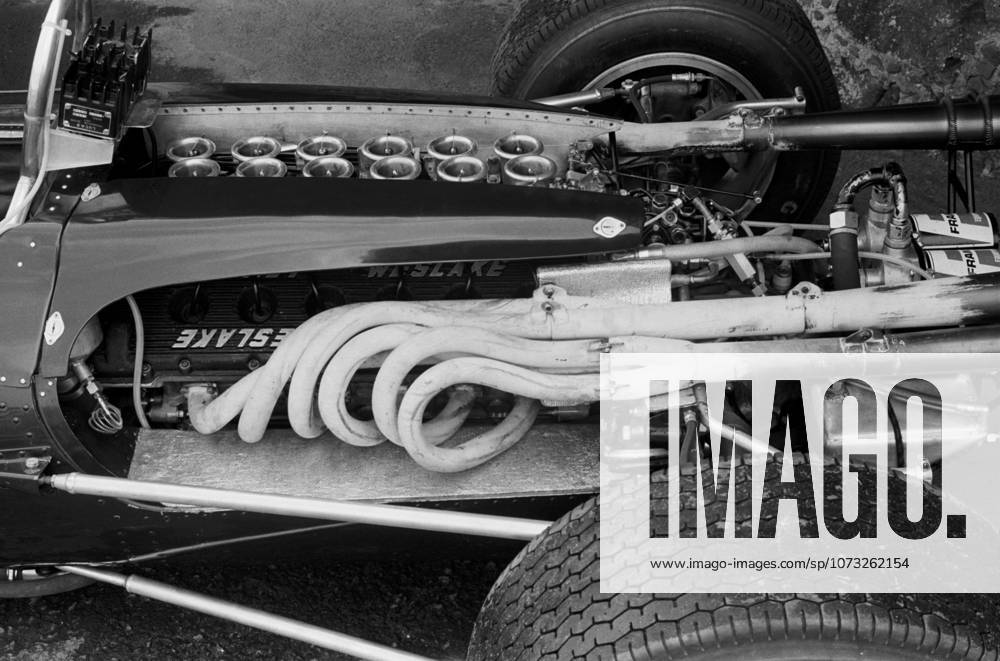 The Eagle T1G powered by the Weslake V12 engine was handed from Dan Gurney (USA) to Bob Bondurant (USA) for the race...Mexican Grand Prix, Mexico City