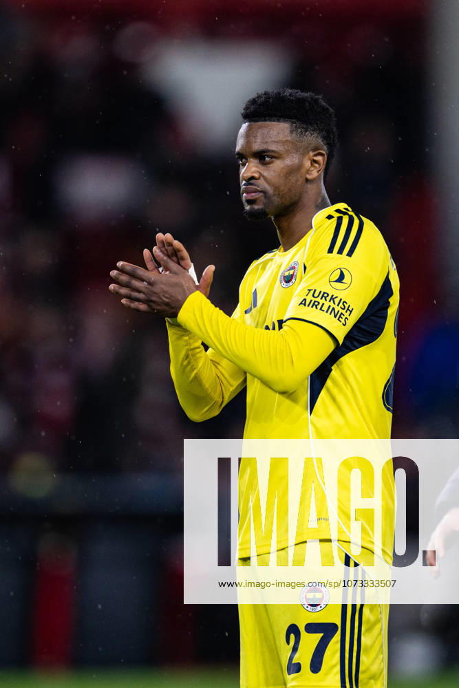 26th February 2026; The City Ground, Nottingham, England; UEFA Europa League Football, Nottingham Forest versus Fenerbahce; Nelson Semedo of Fenerbahce SK applauds the travelling fans after the final whistle GodfreyxPitt Content restricted for UK based newspaper