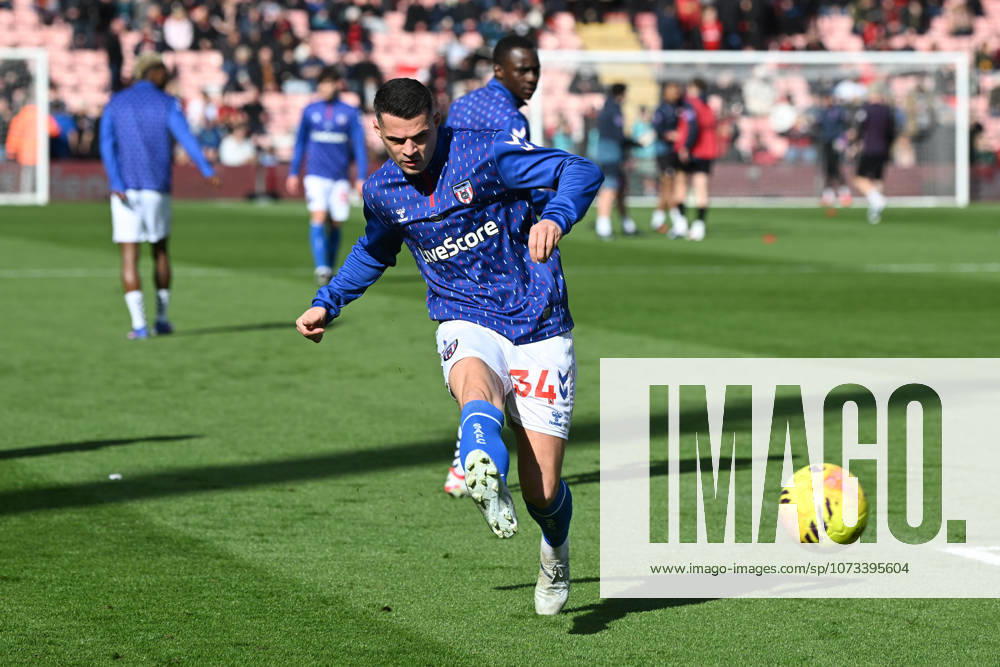 Bournemouth v Sunderland, Premier League Granit Xhaka (34) of Sunderland warming up ahead of the Premier League match between Bournemouth and Sunderland at the Vitality Stadium, Bournemouth, UK on 28 February 2026. Bournemouth Vitality Stadium Dorset UK Editorial use only DataCo restrictions apply See www.football-dataco.com ,