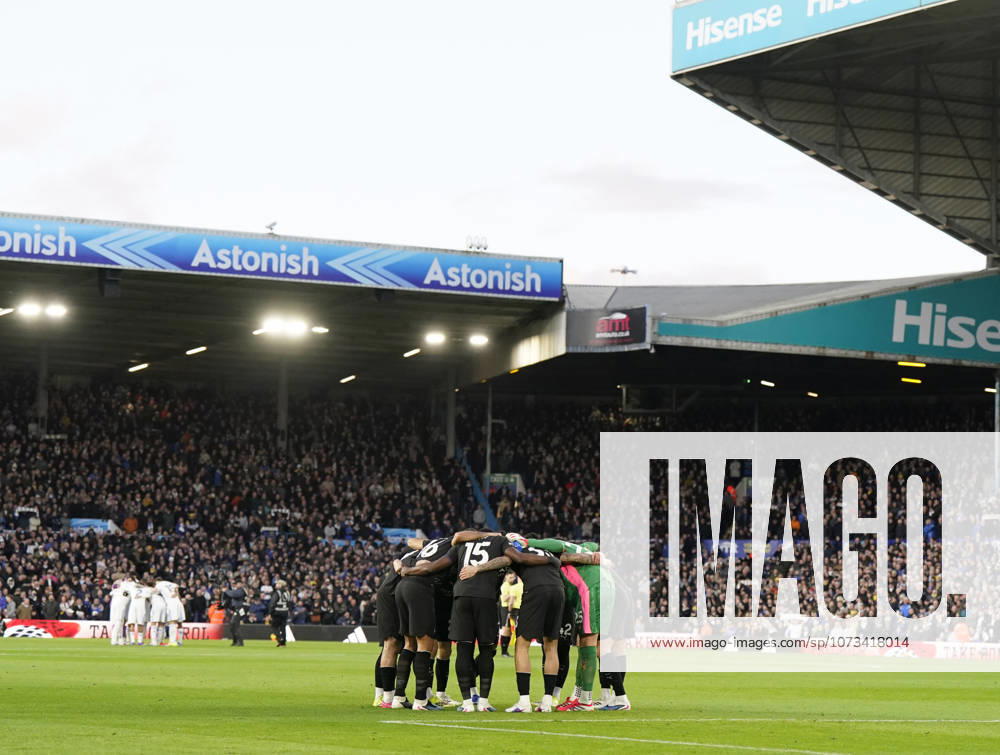 Leeds, England, 28th February 2026. Manchester City pre match huddle during the Leeds United vs Manchester City Premier League match at Elland Road, Leeds. Picture credit should read: Andrew Yates Sportimage . SPI_032_AY_Leeds_Man_City SPI-4565-0032