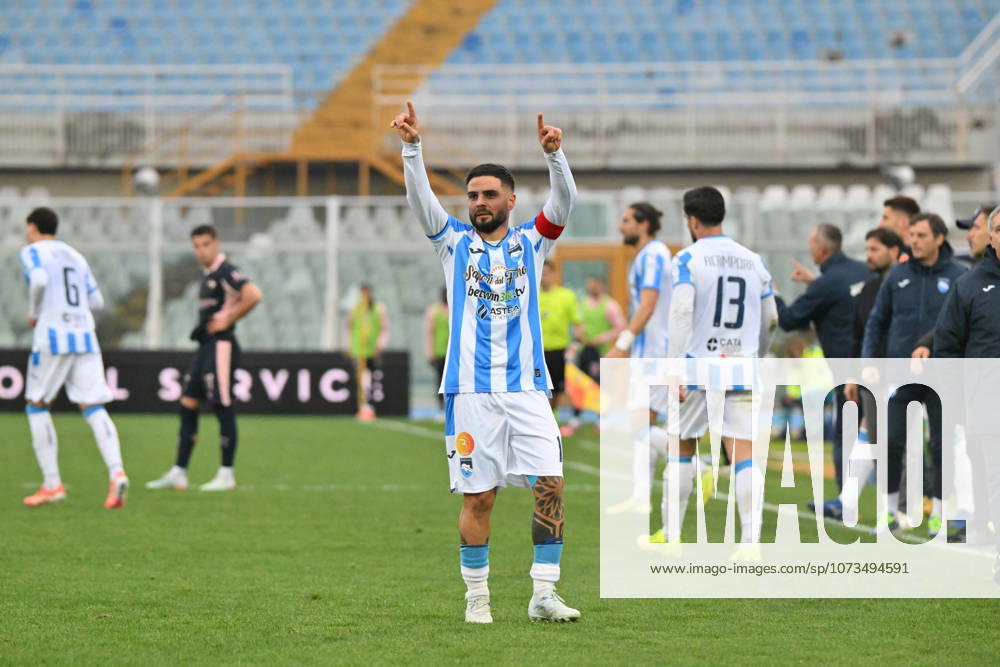 Esultanza Lorenzo Insigne dopo il gol durante la partita di Serie B tra Pescara e Palermo allo stadio Giovanni Cornacchia di Pescara, Italia - Domenica 01 Marzo 2026. - Calcio. (Foto di Fabio Urbini Lapresse)