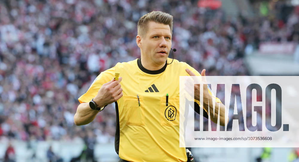 Stuttgart, Fußball Bundesliga, 20. Spieltag, VfB Stuttgart vs. VfL Wolfsburg, Schiedsrichter Patrick Ittrich