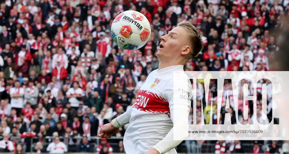 Stuttgart, Fußball Bundesliga, 20. Spieltag, VfB Stuttgart vs. VfL Wolfsburg, Chris Führich ( VfB )