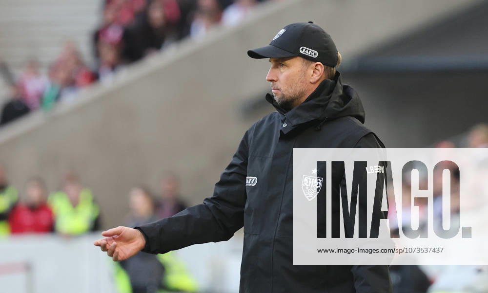 Stuttgart, Fußball Bundesliga, 20. Spieltag, VfB Stuttgart vs. VfL Wolfsburg, Trainer Sebastian Hoeneß ( VfB )