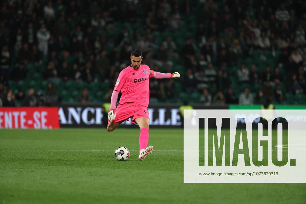 Diogo Costa (FC Porto) in action during the match between Sporting CP and FC Porto , valid for Taca de Portugal Generali Tranquilidade 2025 26 Semi Finals at Estadio Jose Alvalade on 3 March 2026. Lisbon Estadio Jose Alvalade Lisbon Portugal