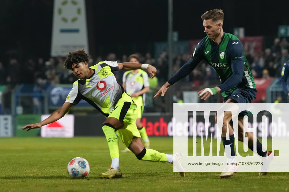 Saison 2025 2026 25. Spieltag Regionalliga West im Ohlendorf Stadion im Heidewald, Gütersloh, Germany. FC Gütersloh - BV Borussia Dortmund U23. Mathis Albert (BVB)