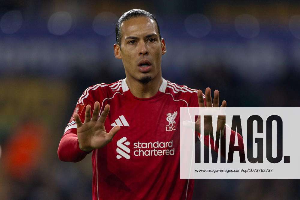 Football - FA Cup - 5th Round - Liverpool FC v Wolverhampton Wanderers FC WOLVERHAMPTON, ENGLAND - Friday, March 6, 2026: Liverpool s captain Virgil van Dijk during the FA Cup 5th Round match between Liverpool FC and Wolverhampton Wanderers FC at Molineux. (Photo by David Rawcliffe Propaganda) WOLVERHAMPTON Molineux WEST MIDLANDS ENGLAND