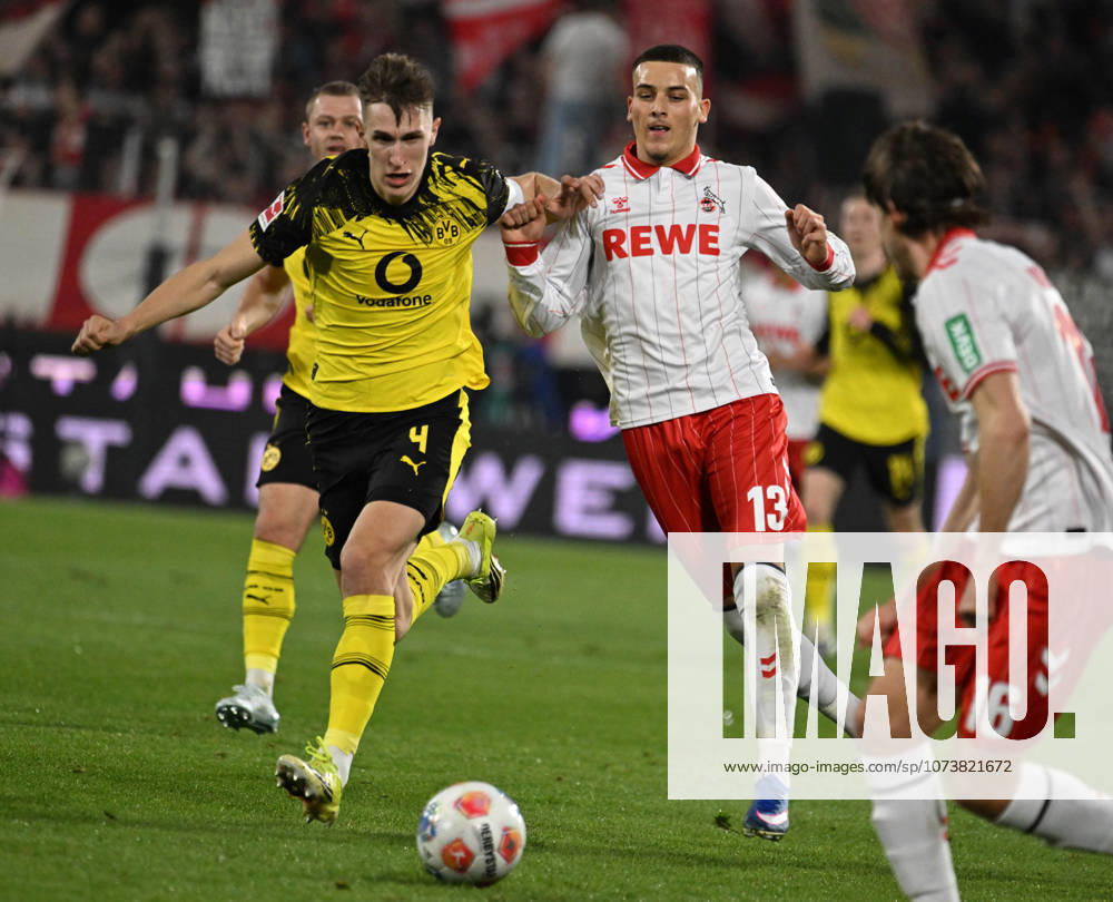 Fussball 1.Bundesliga, 1.FC Koeln - Borussia Dortmund Nico Schlotterbeck ( Bor. Dortmund ) , links und Said El Mala , rechts ( 1.FC Köln ) Koeln