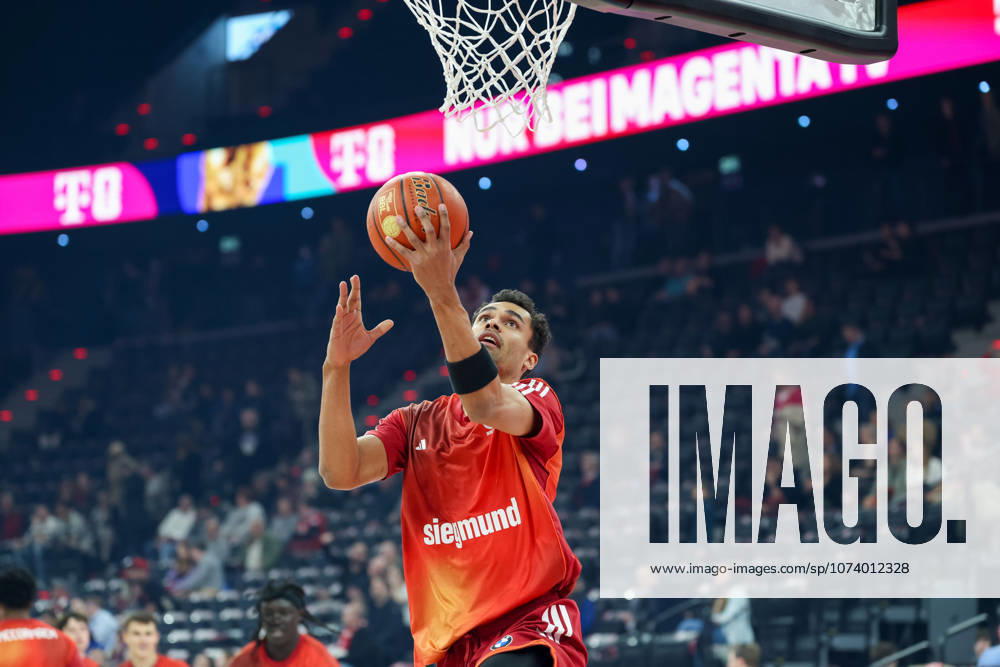 Oscar da Silva (FC Bayern Basketball, 01) beim Aufwaermen vor dem Spiel, GER, FC Bayern Basketball vs. Basketball Loewen Braunschweig, Basketball, easycredit Basketball Bundesliga, 25. Spieltag, Saison 2025 2026, 10.03.2026, GER, FC Bayern Basketball vs. Basketball Loewen Braunschweig, Basketball, easycredit Basketball Bundesliga, 25. Spieltag, Saison 2025 2026, 10.03.2026 Muenchen