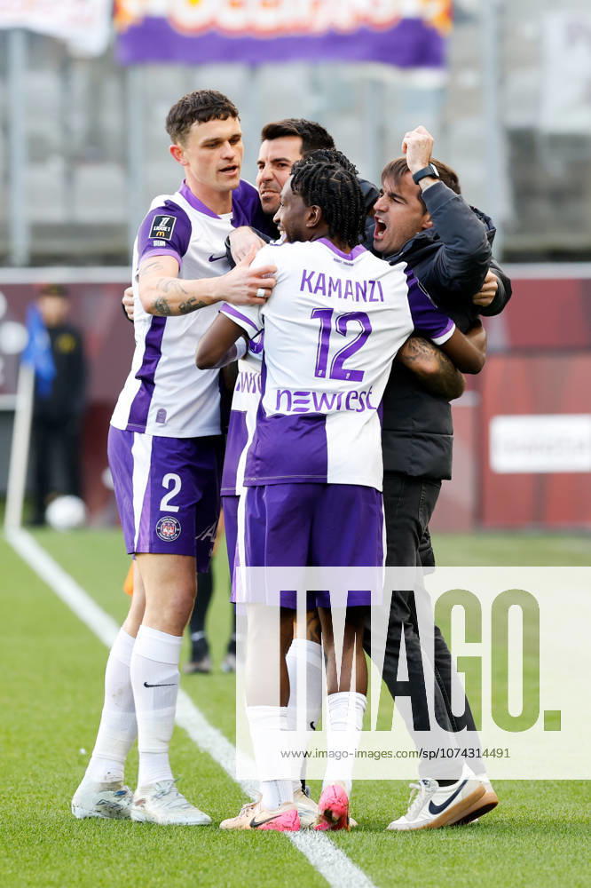 FC Metz v Toulouse FC - Ligue 1 McDonald s 2025 2026 Pol GARCIA CALDUCH (Entraineur adjoint Toulouse TFC) - Carles MARTINEZ NOVELL (Entraineur Toulouse TFC) - 02 Rasmus Schmidt NICOLAISEN (tfc) - 12 Warren KAMANZI (tfc) during the Ligue 1 McDonald s match between Metz and Toulouse at Stade Saint-Symphorien on March 15, 2026 in Metz, France. Metz France