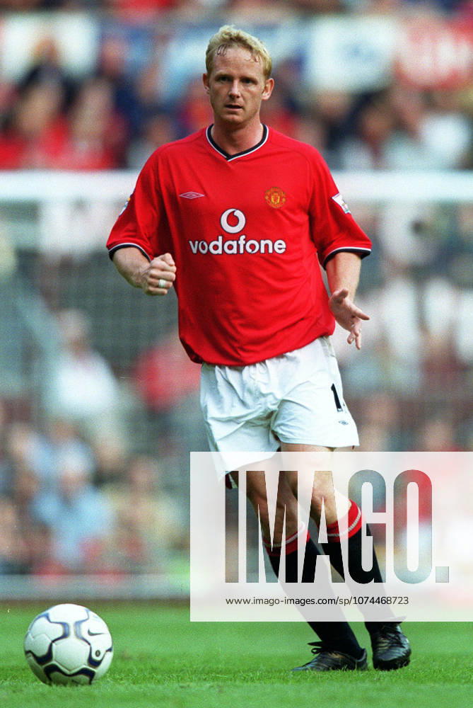 Manchester United, ManU v Ipswich Town, Premier League David May of Manchester United on the ball during the Premier League match between Manchester United and Ipswich Town at Old Trafford on September 22, 2001 in Manchester, England . Manchester Old Trafford England United Kingdom