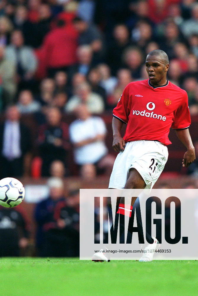 Manchester United, ManU V Ipswich Town, Premier League Quinton Fortune of Manchester United on the ball during the Premier League match between Manchester United and Ipswich Town at Old Trafford on September 22, 2001 in Manchester, England . Manchester Old Trafford England United Kingdom