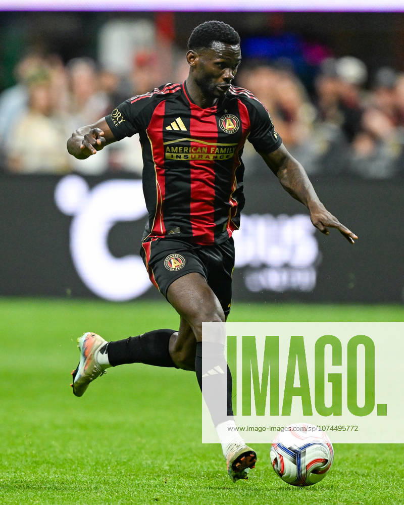 ATLANTA, GA - MARCH 14: Emmanuel Latte Lath 9 of Atlanta dribbles during the MLS, Fussball Herren, USA match between the Philadelphia Union and Atlanta United FC on March 14th, 2026 at Mercedes-Benz Stadium in Atlanta, GA. (Photo by Rich von Biberstein Icon Sportswire) SOCCER: MAR 14 MLS Atlanta United vs Philadelphia Union Icon260314062