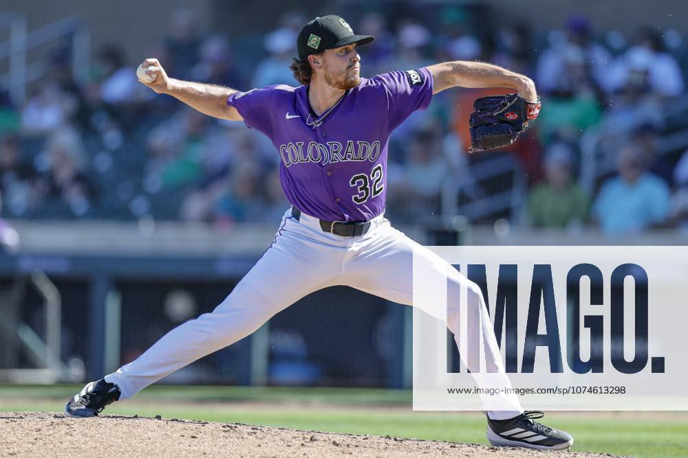 MLB, Baseball Herren, USA Spring Training: Seattle Mariners at Colorado Rockies Scottsdale, AZ. USA; Colorado Rockies pitcher Chase Dollander (32) delivers a pitch during an MLB Spring Training game against the Seattle Mariners on Tuesday, March 17, 2026 at Salt River Fields at Talking Stick. The Mariners beat the Rockies 10-6. (Kim Hukari Image of Scottsdale Arizona USA