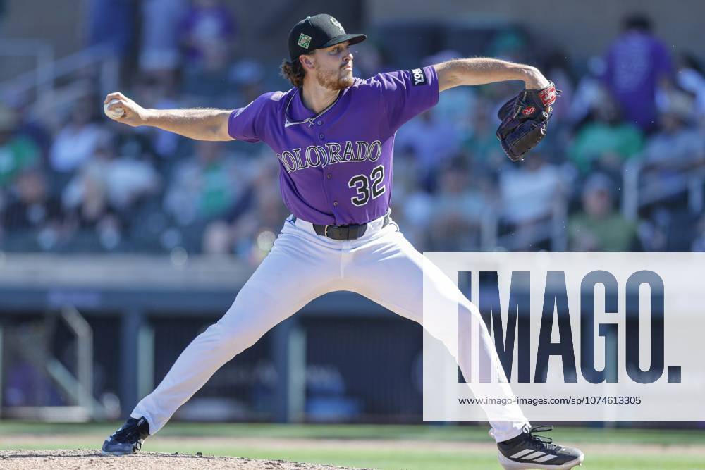 MLB, Baseball Herren, USA Spring Training: Seattle Mariners at Colorado Rockies Scottsdale, AZ. USA; Colorado Rockies pitcher Chase Dollander (32) delivers a pitch during an MLB Spring Training game against the Seattle Mariners on Tuesday, March 17, 2026 at Salt River Fields at Talking Stick. The Mariners beat the Rockies 10-6. (Kim Hukari Image of Scottsdale Arizona USA