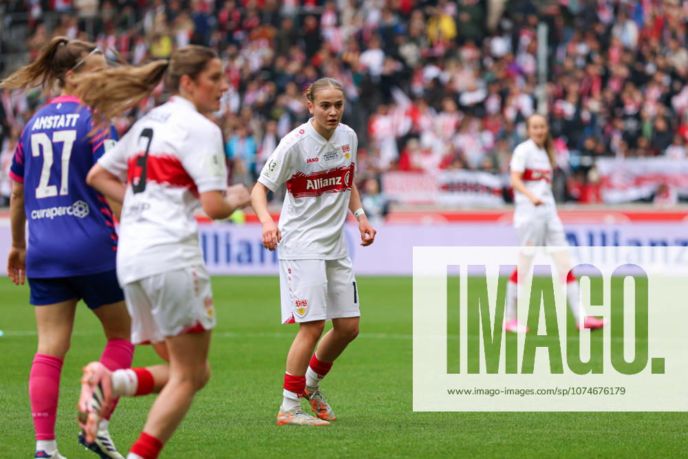 Deutschland: VfB Stuttgart Frauen vs 1. FSV Mainz 05 Frauen, 20. Spieltag, 2. Frauen-Bundesliga, MHP-Arena (Stuttgart): Muriel Dürr Muriel Duerr, (VfB Stuttgart Frauen, 17) Stuttgart MHP-Arena Baden-Württemberg Deutschland