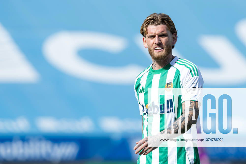 Rio Ave forward from Germany OLE POHLMAN (80) in action during the game for Liga Portugal Betclic between Estoril Praia and Rio Ave at Estadio Antonio Coimbra da Mota Soccer 2026: Estoril Praia Vs Rio Ave - ZUMAs359 20260322_zsp_s359_009
