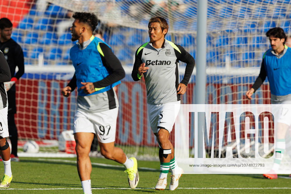 Hidemasa Morita seen during Liga Portugal game between teams of FC Alverca and Sporting CP (Luis Loureiro Ball Raw Images) Alverca Complexo Desportivo Alverca Portugal