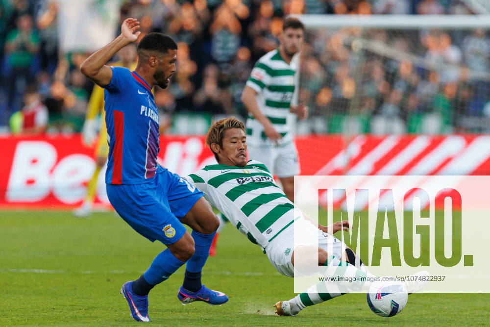Hidemasa Morita seen during Liga Portugal game between teams of FC Alverca and Sporting CP (Luis Loureiro Ball Raw Images) Alverca Complexo Desportivo Alverca Portugal
