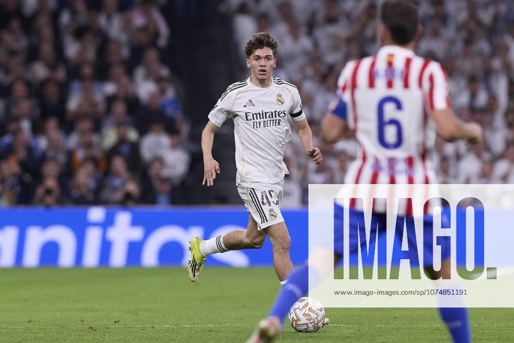 Real Madrid CF Vs Atletico Madrid in Spain - 22 Mar 2026 Thiago Pitarch of Real Madrid CF seen in action during the LaLiga EA Sports 2025 2026 week 29 football match between Real Madrid CF and Atletico Madrid at Santiago Bernabeu stadium. Final score: Real Madrid CF 3:2 Atletico Madrid. Madrid Spain