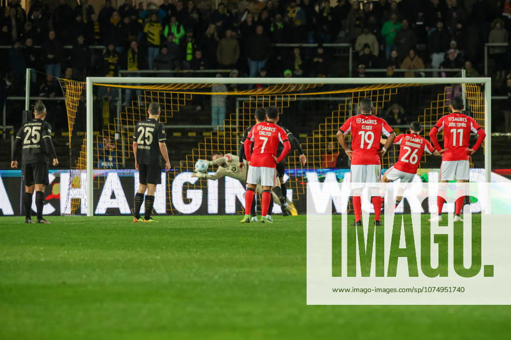 Fussball Legendenspiel, Borussia Dortmund - SL Benfica v.l. Roman Weidenfeller hält Elfmeter. (Borussia Dortmund) Dortmund
