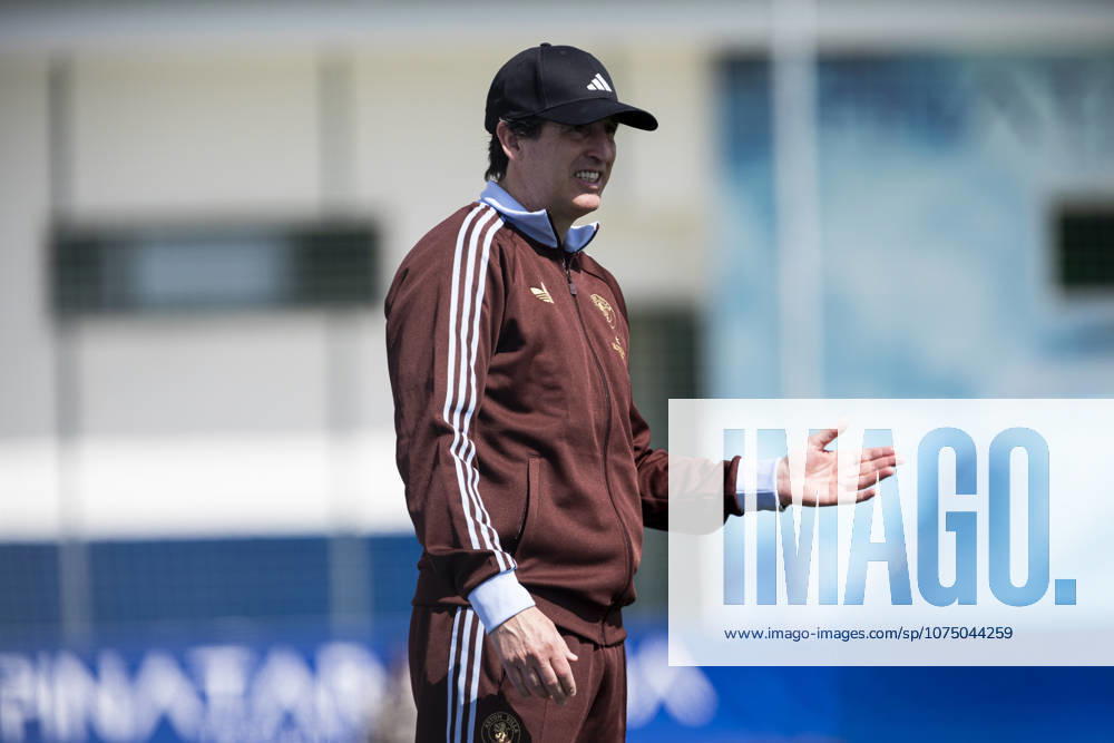 Aston Villa CF vs Elche CF, Winter Friendly Match, Unai Emery, the Spanish manager of Aston Villa FC, during the match. Aston Villa CF vs Elche CF, Winter Friendly Match, Pinatar Arena Football Center, San Pedro del Pinatar, Region of Murcia, Spain, 27 March 2026 San Pedro del Pinatar Pinatar Arena Region de Murcia Spain