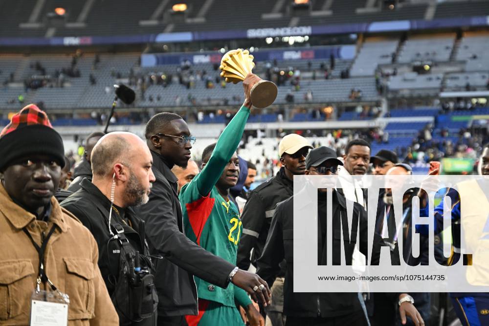 Dirra (habib) FOOT PREPARATION COUPE DU MONDE 2026 2026 SENEGAL-PEROU (2-0) STADE DE FRANCE ST DENIS FRANCE 28 03 2026 FAUGERE FRANCK Presentation du Trophée de la CAN 2026 (Coupe d Afrique des nations) quelques jours apres l attribution de la victoire au Maroc. ST DENIS STADE DE FRANCE France GermanyxJapanxUKxFrancexBelgiumxOUT