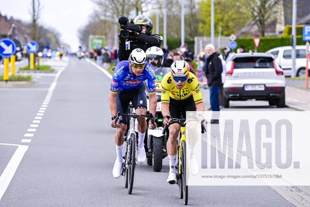 In Flanders Fields From Middelkerke to Wevelgem 2026 Cycling Race WEVELGEM, BELGIUM - MARCH 29 : VAN DER POEL Mathieu of Alpecin Premier Tech and VAN AERT Wout of Team Visma Lease a Bike in the escape pack during the 88th edition of In Flanders Fields From Middelkerke to Wevelgem an UCI World Tour 1.UWT one day cycling road race for Men Elite of 240 km with start in Middelkerke and finish in Wevelgem on March 29, 2026 in Wevelgem, Belgium, 29 03 2026 ( Motordriver Guy De Vuyst - Wevelgem Belgium