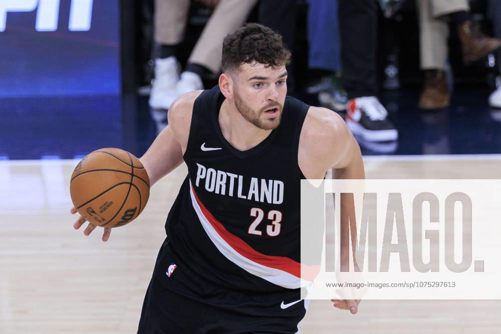 Donovan Clingan 23 of the Portland Trail Blazers during their regular season NBA, Basketball Herren, USA game against the Los Angeles Clippers on Tuesday March 31, 2026 at Intuit Dome in Inglewood, California. ARIANA RUIZ PI Inglewood USA - ZUMAp124 20260331_zaa_p124_015