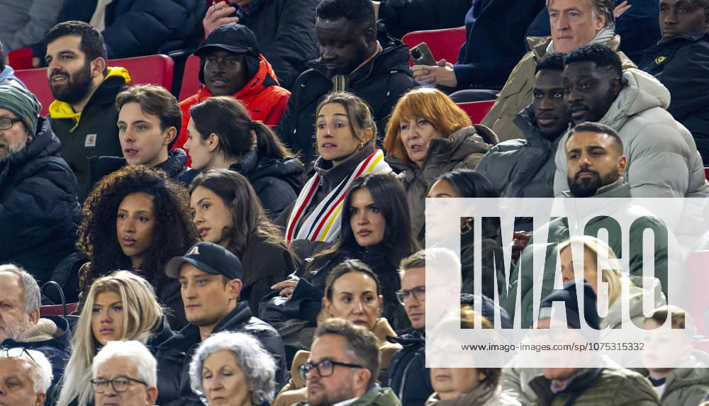 Fussball Freundschafts-Länderspiele 2.Spieltag, Deutschland - Ghana, in der MHP-Arena Stuttgart (Deutschland). oben: Lena, Frau von Trainer Julian Nagelsmann (Deutschland), neben Burgi Nagelsmann, der Mutter von Trainer Julian Nagelsmann (Deutschland), mitte: Luisa Tah, Frau von Jonathan Tah (Deutschland),