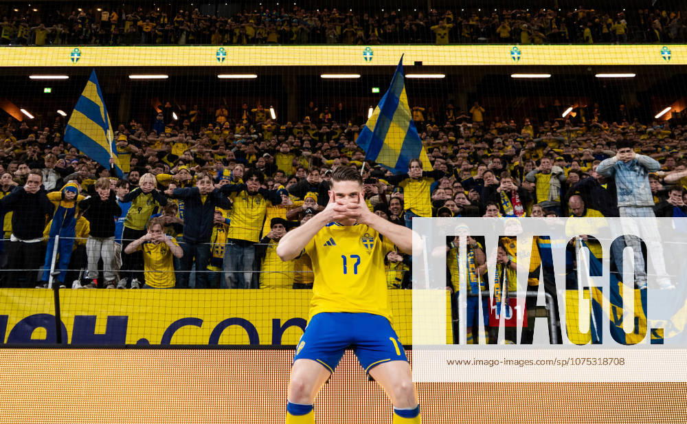 In this handout picture from the Swedish Football Association Viktor Gyökeres of Sweden is seen posing in front of spectators after the FIFA World Cup, WM, Weltmeisterschaft, Fussball Qualifier play-off final football match between Sweden and Poland on March 31, 2026 in Stockholm. Photo: David Gerd Swedish FA Handout BILDBYRAN bbeng fotboll football soccer fotball vm-kval fifa world cup qualifier playoff play-off final sverige sweden sverige a polen poland jubel