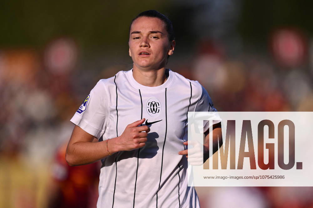 CALCIO - Serie A Femminile - AS Roma vs FC Como Women Fortesa Berisha of Como Women is in action during the Matchday 18 of the Serie A Women Athora Championship between A.S. Roma and F.C. Como Women at the Tre Fontane Stadium on April 3, 2026 in Roma, Italy. Rome Italy