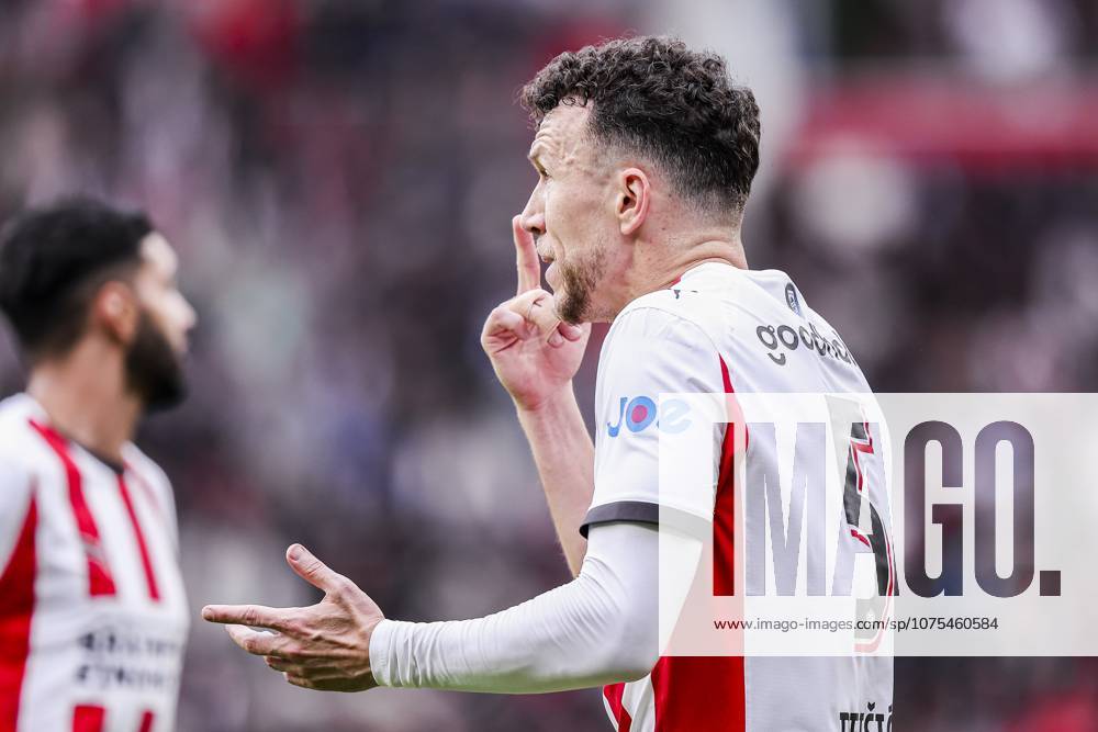, Philips stadium , season 2025 2026 , Dutch Eredivisie football , match between PSV and FC Utrecht , picture shows , PSV Player Ivan Perisic PSV - Utrecht x202832015x
