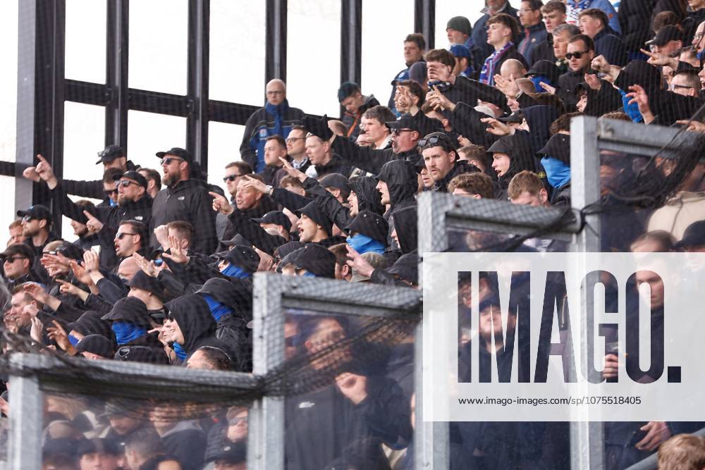 , Stadium De Adelaarshorst , season 2025 2026 , Dutch Eredivisie football , match between Go Ahead Eagles - PEC Zwolle , picture shows away fans, PEC fans, Go Ahead Eagles - PEC x202851974x