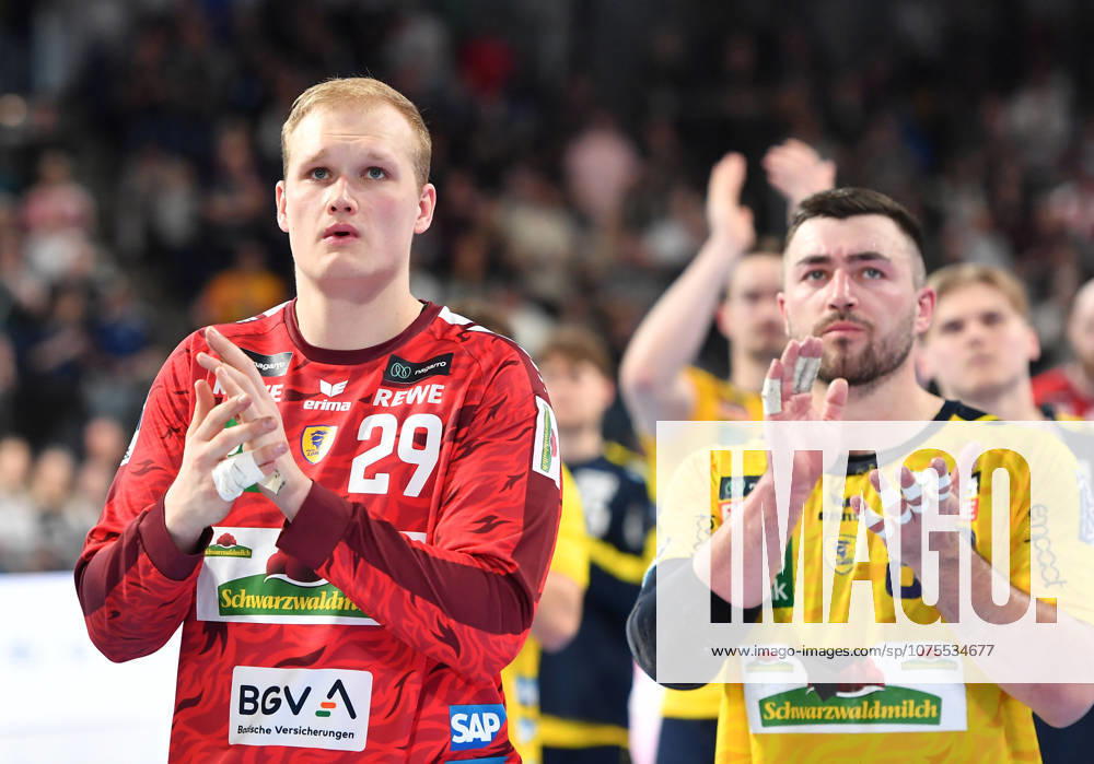 Handball - 1. Bundesliga DAIKIN HBL - Saison 2025 2026 - 27. Spieltag: HC Erlangen Metropolregion Nürnberg HCE - Rhein-Neckar Löwen - OGo - - David Späth Spaeth (29, Rhein Neckar Löwen ) Jannik Kohlbacher (80, Rhein Neckar Löwen ) enttäuscht Enttäuschung