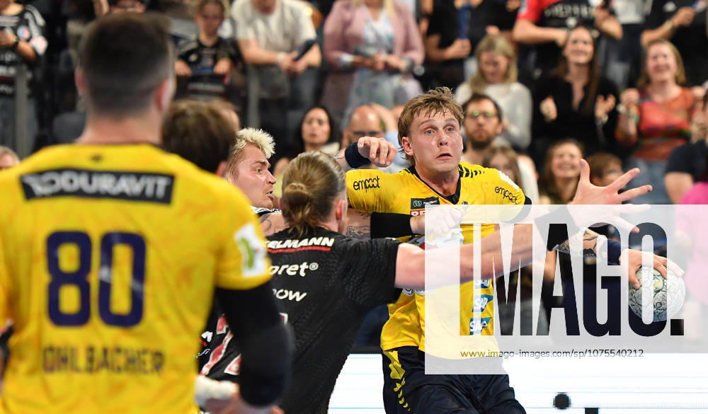 Handball - 1. Bundesliga DAIKIN HBL - Saison 2025 2026 - 27. Spieltag: HC Erlangen Metropolregion Nürnberg HCE - Rhein-Neckar Löwen - OGo - - Edwin Aspenbäck (78, Rhein Neckar Löwen )