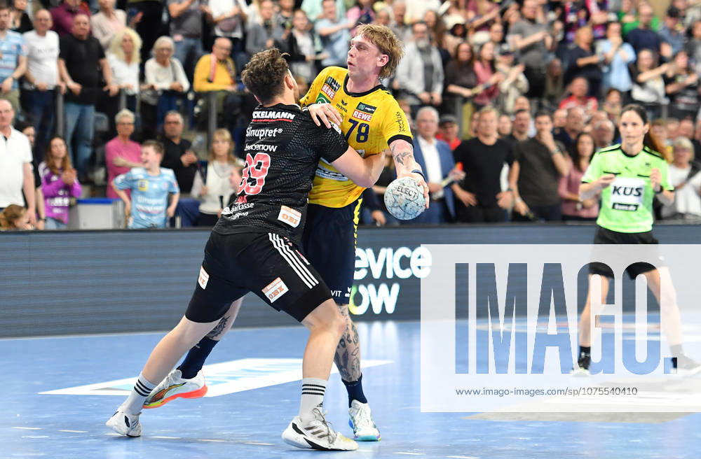 Handball - 1. Bundesliga DAIKIN HBL - Saison 2025 2026 - 27. Spieltag: HC Erlangen Metropolregion Nürnberg HCE - Rhein-Neckar Löwen - OGo - - Tobias Buck (39, HC Erlangen HCE ) Edwin Aspenbäck (78, Rhein Neckar Löwen )